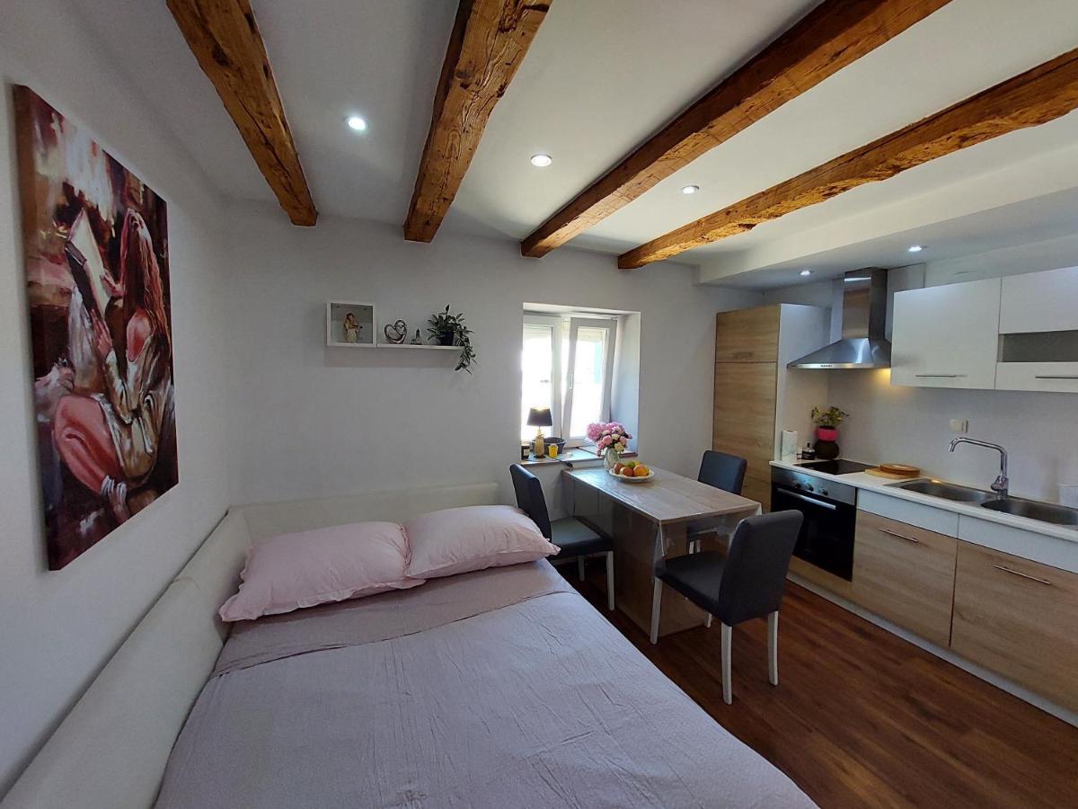 Mexicana Apartment Pink 扎达尔 外观 照片